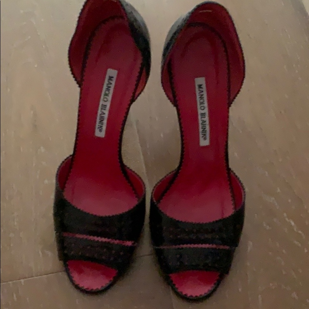 Manolo Blahnik patent leather high heel pumps